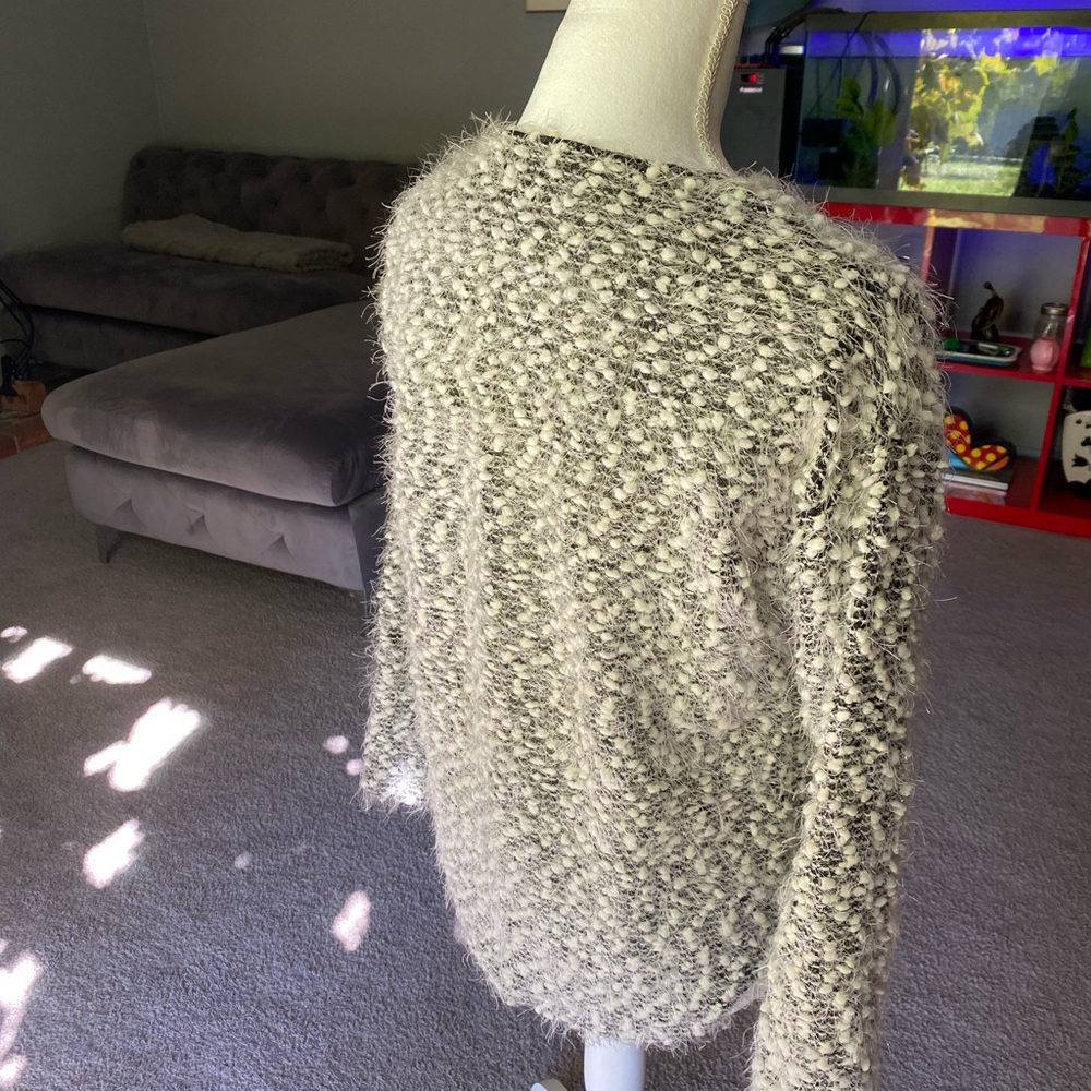 Tow By Vince Camuto sweater - Picture 3 of 4